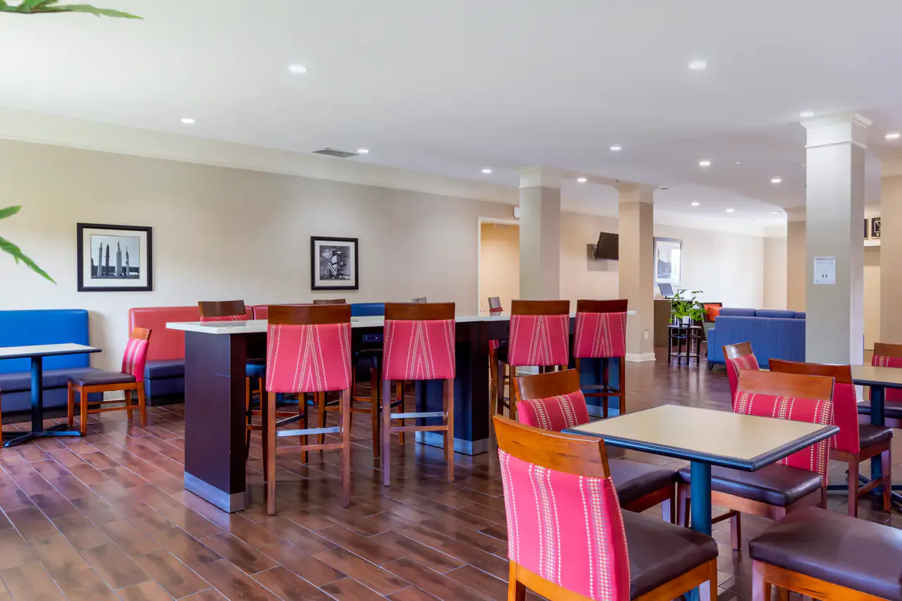 Breakfast Seating Area